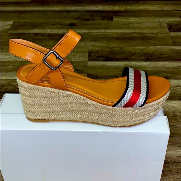 Madden girl - Picture 5 of 11